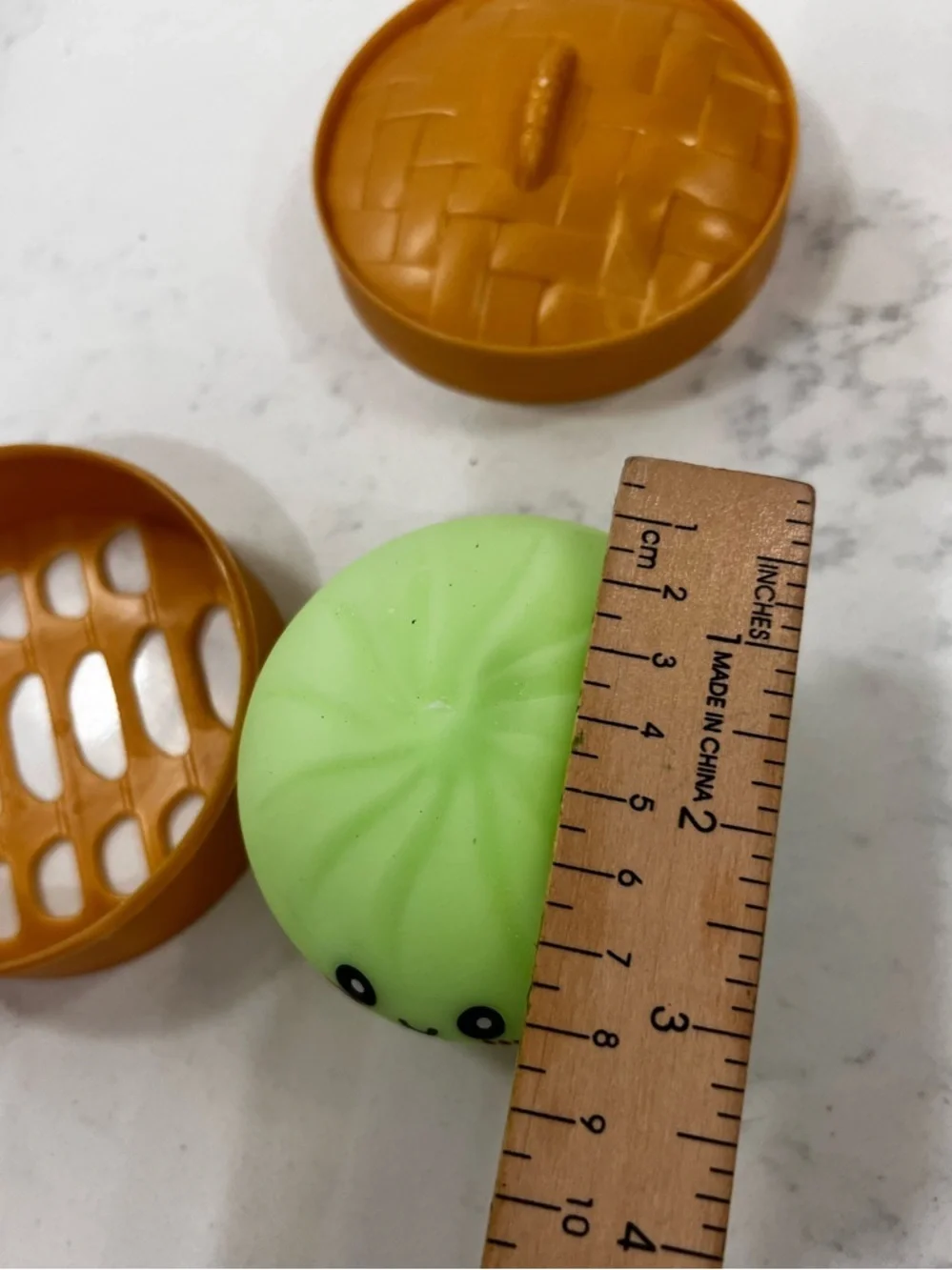 Kawaii Green Bun Squishy in Brown Steamer Case